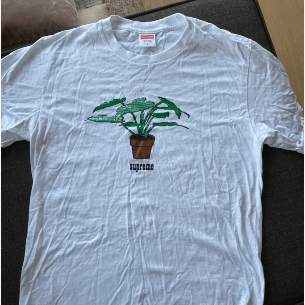 supreme plant tee size s